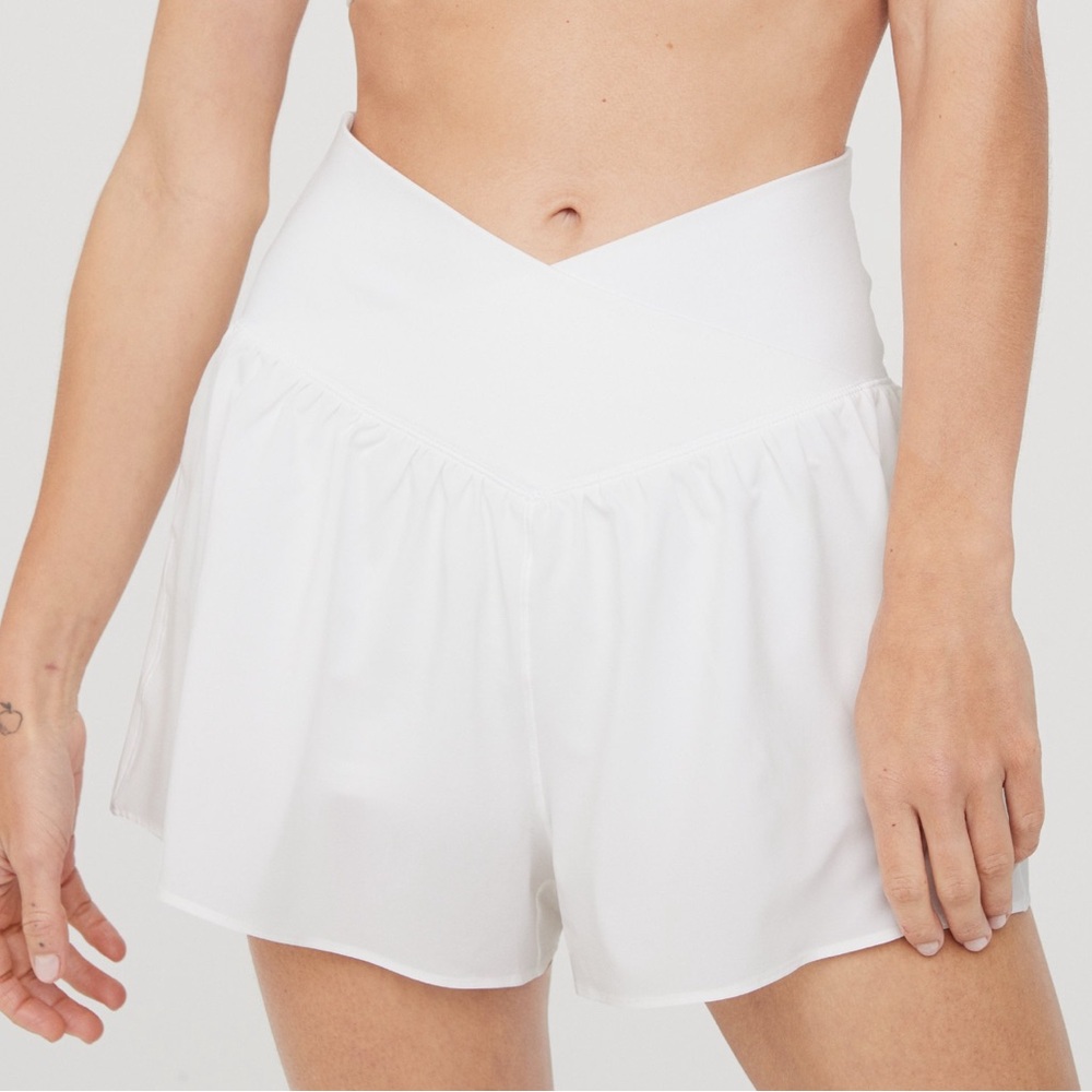 Offline by Aerie Real Me Crossover Flowy White Shorts